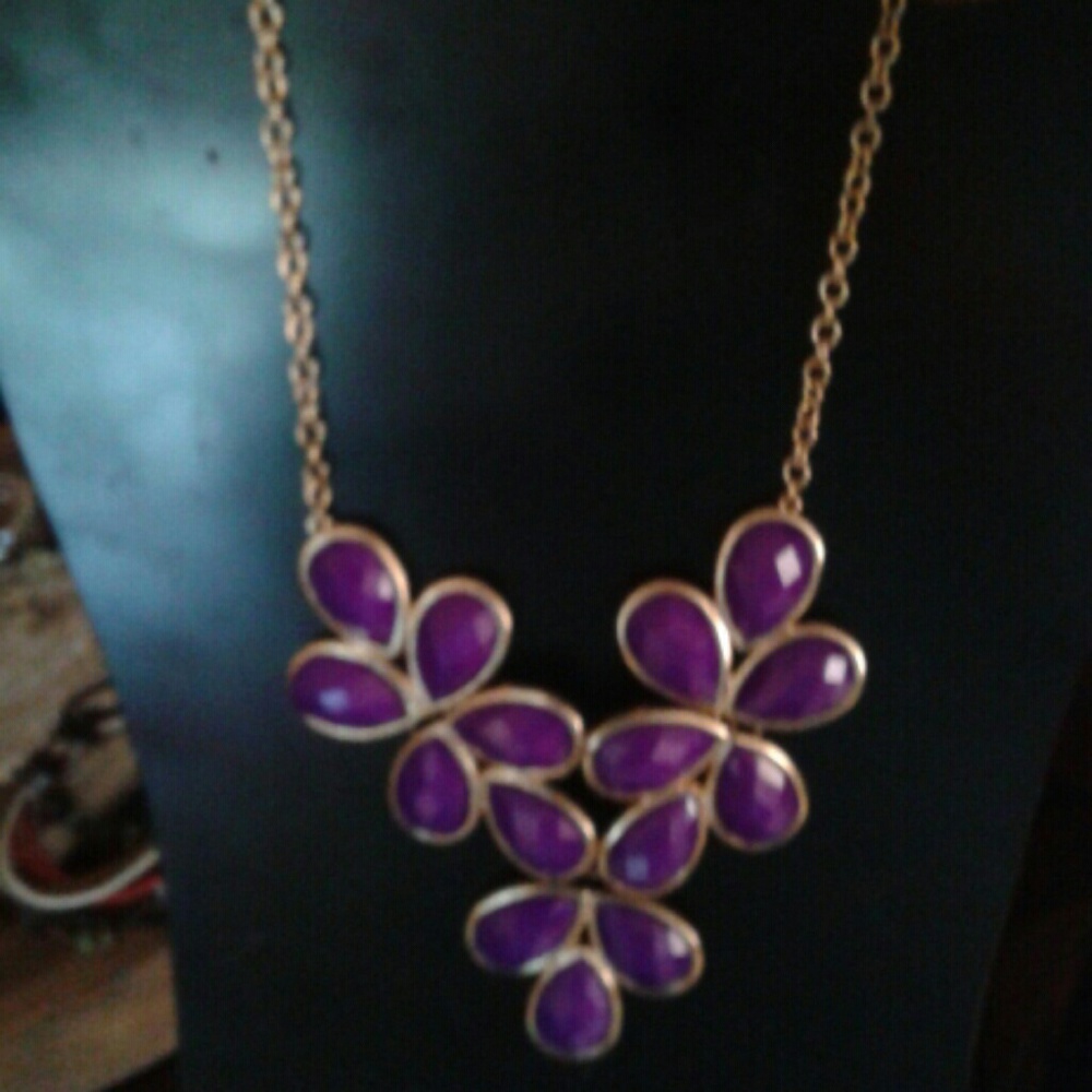 Vintage gold tone purple center shiny bright stones - Picture 2 of 5